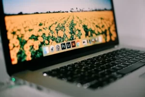 Sebuah gambar yang menunjukan aplikasi pada laptop