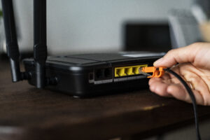 Di era digital ini, koneksi internet yang cepat dan stabil menjadi kebutuhan utama bagi banyak orang, baik untuk keperluan pribadi maupun bisnis.