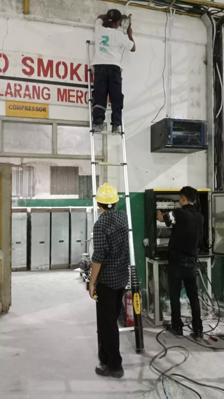 Instalasi IP Camera IP67 Area Luar Pabrik