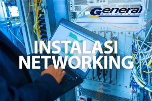 Teknisi profesional melakukan instalasi jaringan Surabaya - General Solusindo