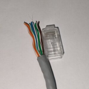 Memotong rata kabel UTP